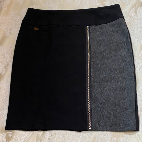 NWOT Elegant Lisette Black and Gray Women's Skirt - Picture 1 of 5